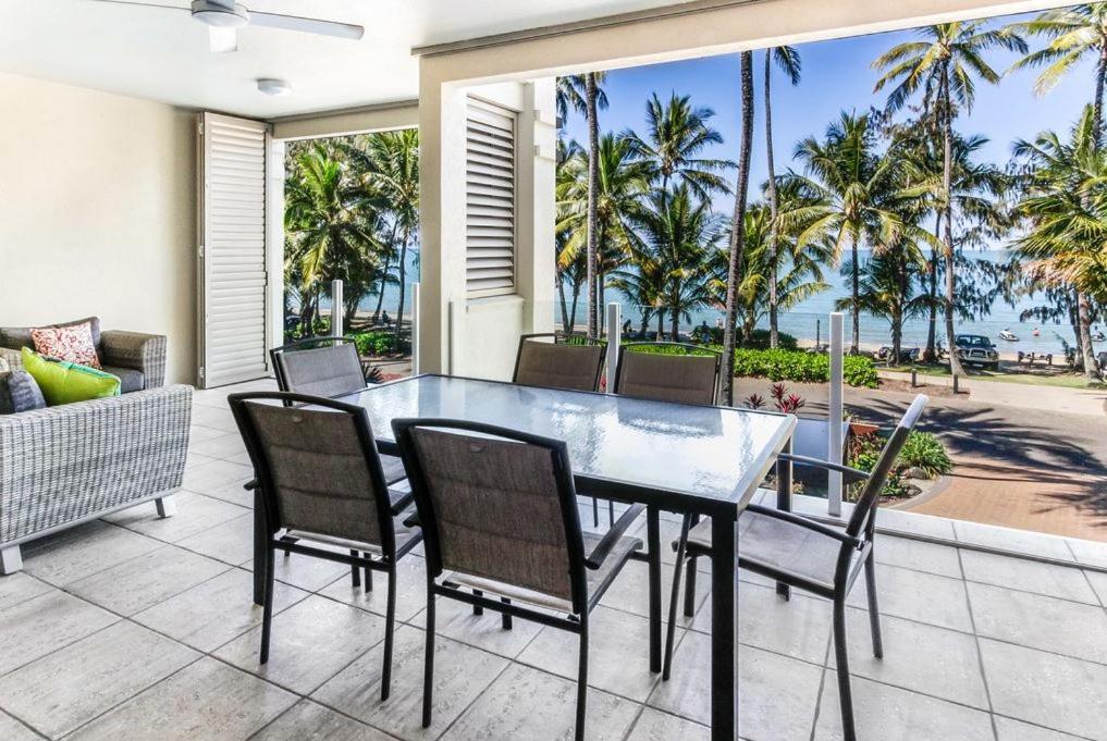 Island Views Beachfront Apartments Palm Cove Exteriér fotografie