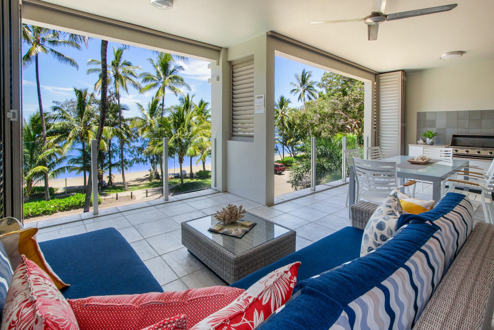 Island Views Beachfront Apartments Palm Cove Exteriér fotografie