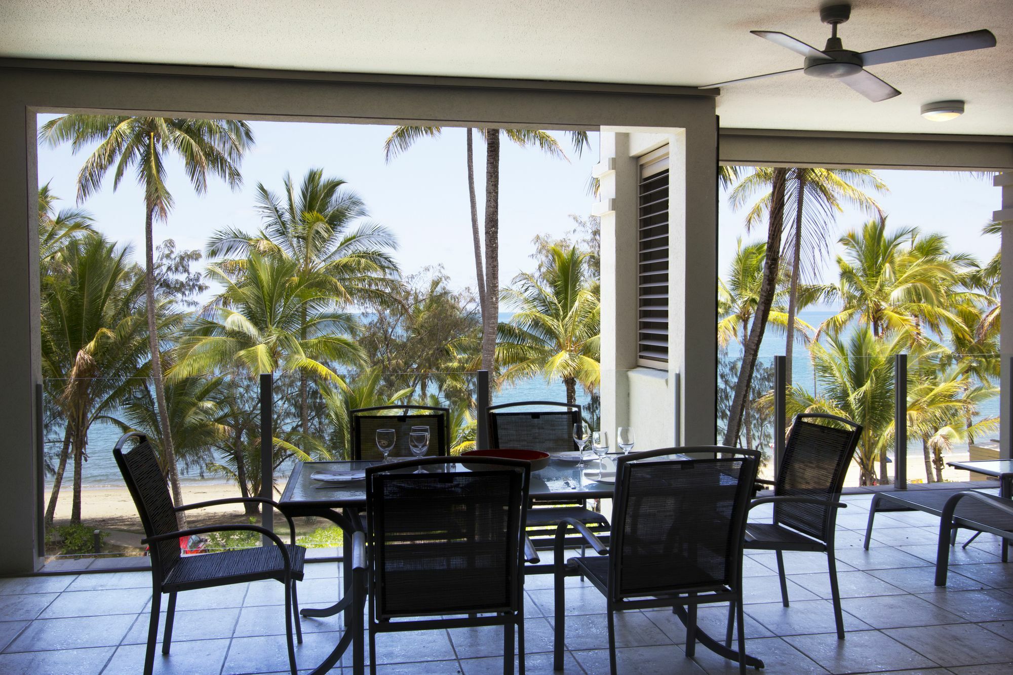 Island Views Beachfront Apartments Palm Cove Exteriér fotografie