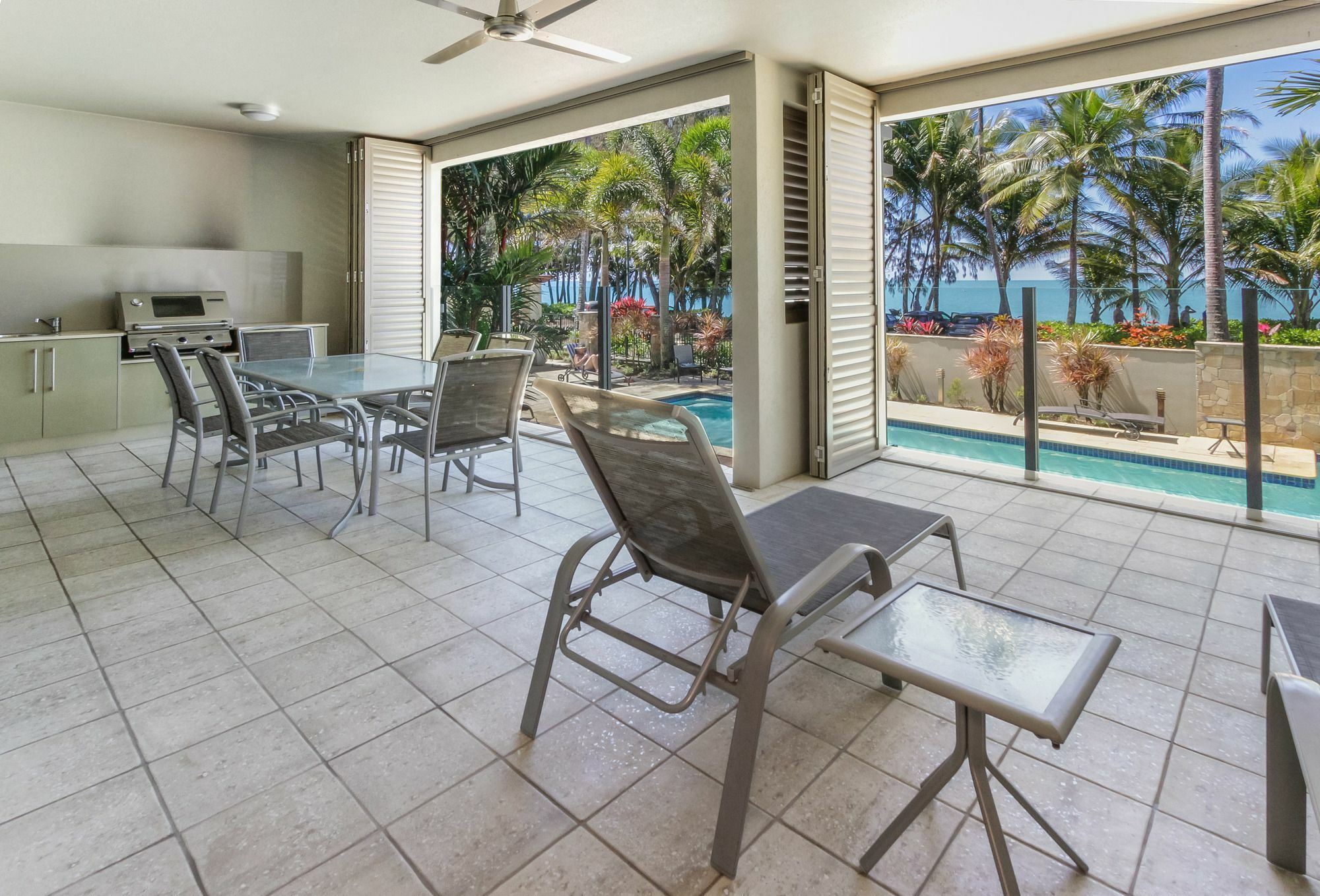 Island Views Beachfront Apartments Palm Cove Exteriér fotografie
